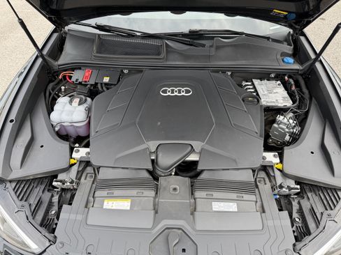 Used 2024 Audi Q8 Premium Plus AWD/4WD image 36