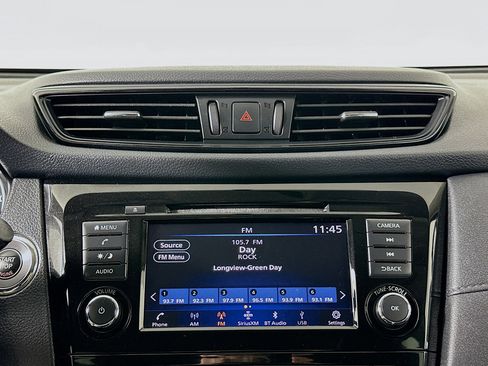 Used 2018 Nissan Rogue SV AWD/4WD image 21