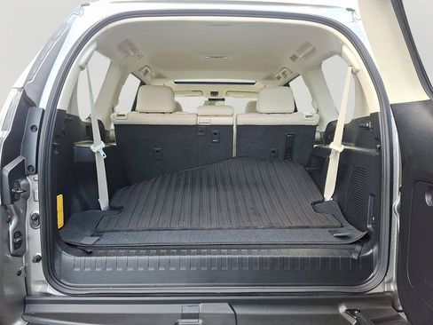 Used 2023 Lexus GX 460 Premium image 29