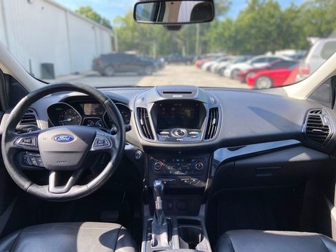 Used 2017 Ford Escape Titanium FWD image 29