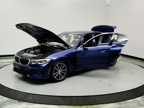 Used 2020 BMW 330i Sedan w/ Premium Package RWD image 9