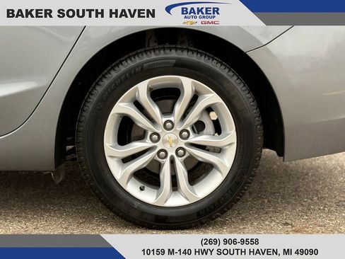 Used 2019 Chevrolet Cruze LT w/ Convenience Package image 4