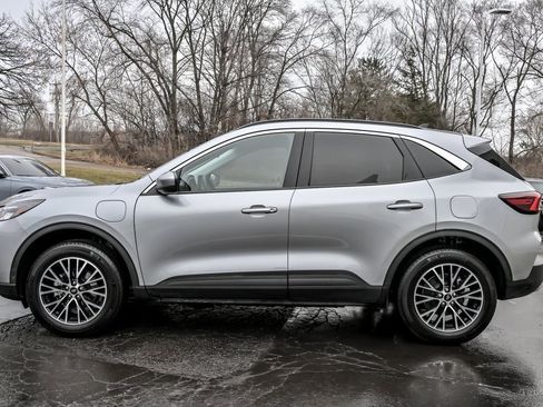 Used 2024 Ford Escape SE image 5