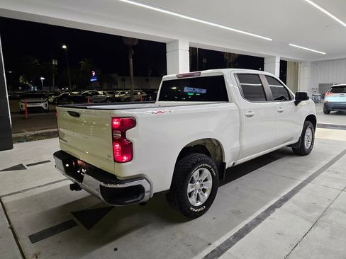Used 2023 Chevrolet Silverado 1500 LT AWD/4WD image 7