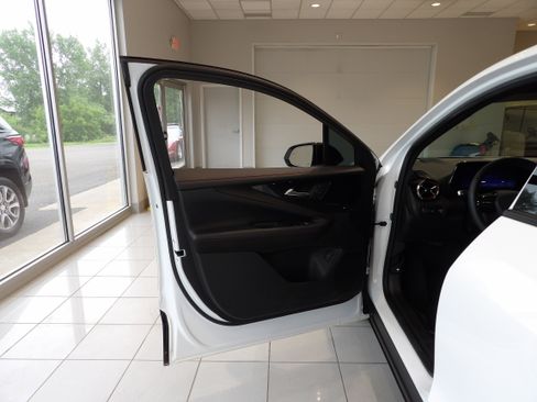 Used 2024 Chevrolet Blazer EV RS AWD/4WD image 8
