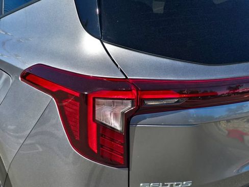 Used 2025 Kia Seltos S FWD image 26
