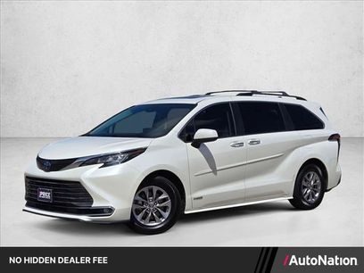 Used 2021 Toyota Sienna XLE
