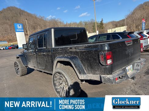 Used 2023 Jeep Gladiator Sport image 5