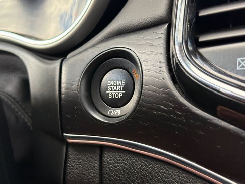 Used 2020 Jeep Grand Cherokee Summit AWD/4WD image 26