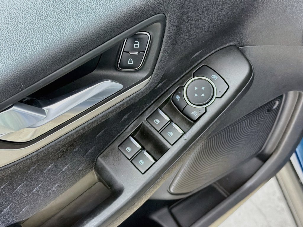 Used 2020 Ford Escape SE FWD image 17
