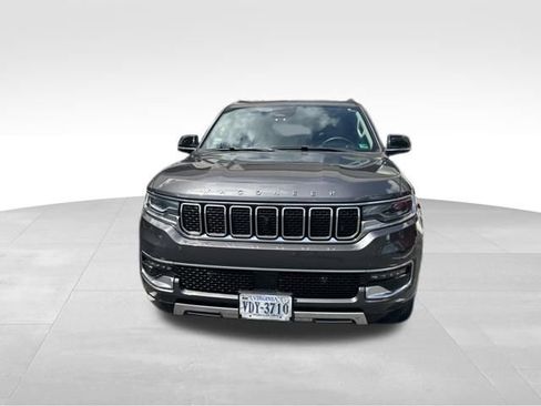 Used 2024 Jeep Wagoneer Series III w/ Premium Group I AWD/4WD image 9