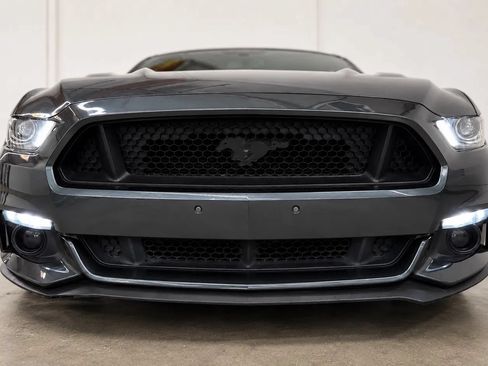 Used 2016 Ford Mustang GT RWD image 4