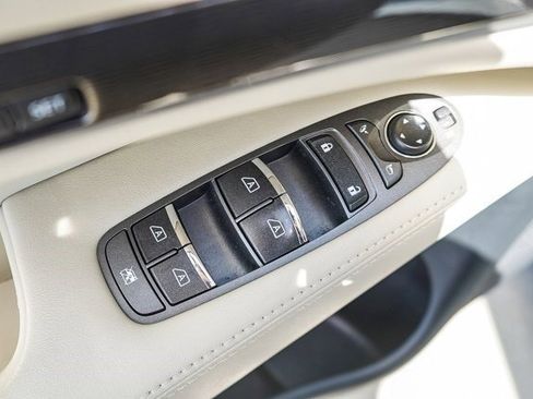 Used 2019 INFINITI QX60 Luxe w/ Essential Package FWD image 24