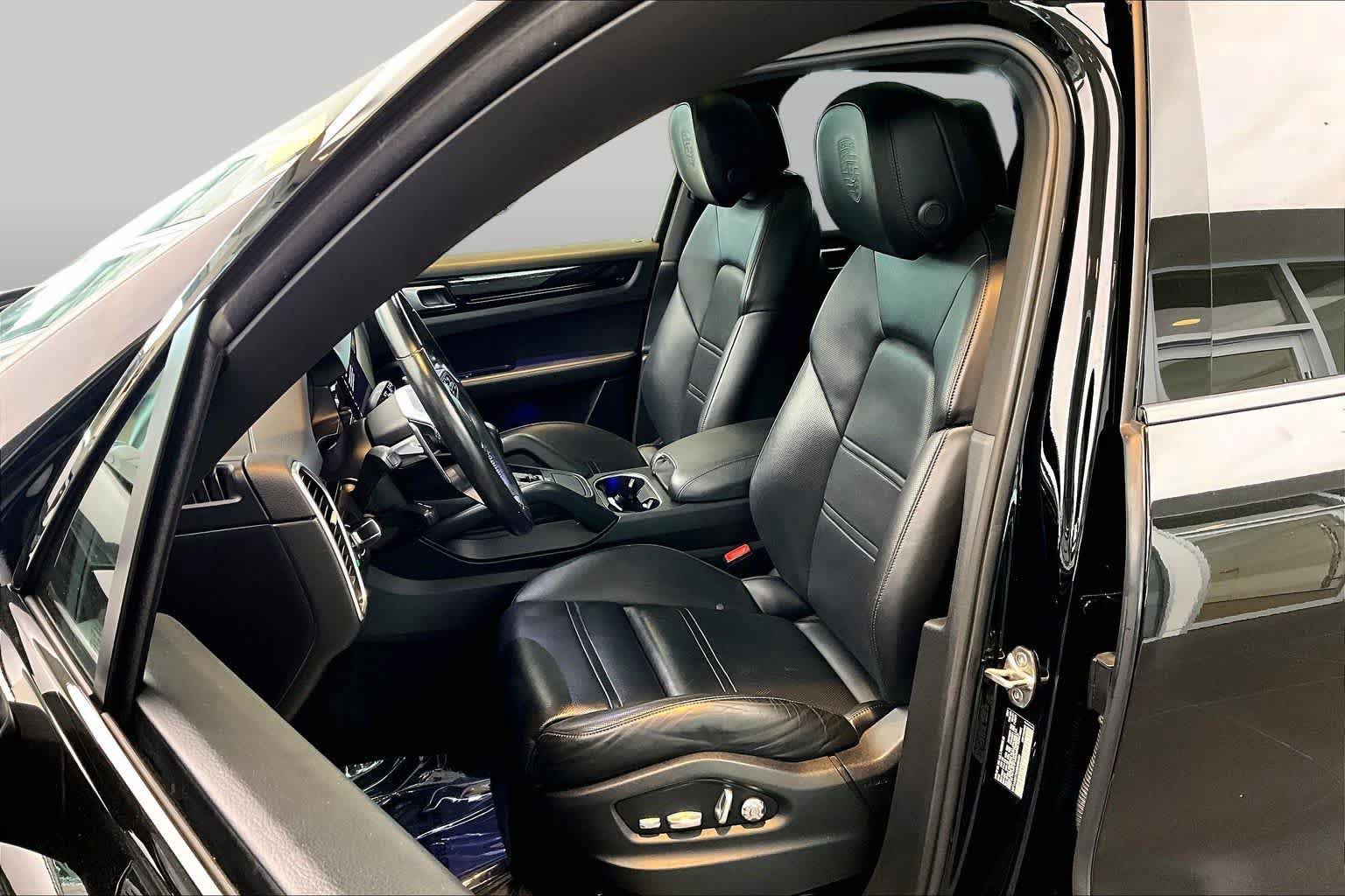Used 2021 Porsche Cayenne AWD/4WD image 8