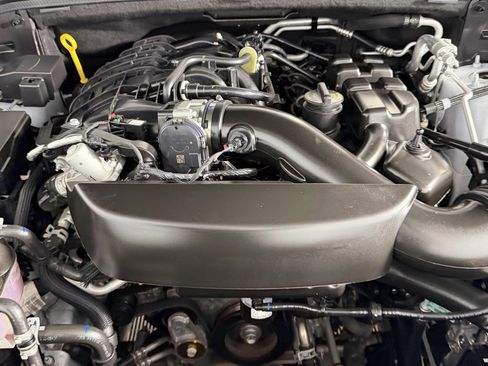 Certified 2025 Dodge Durango GT image 36