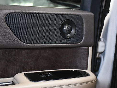 Used 2022 Lincoln Navigator L Reserve image 15