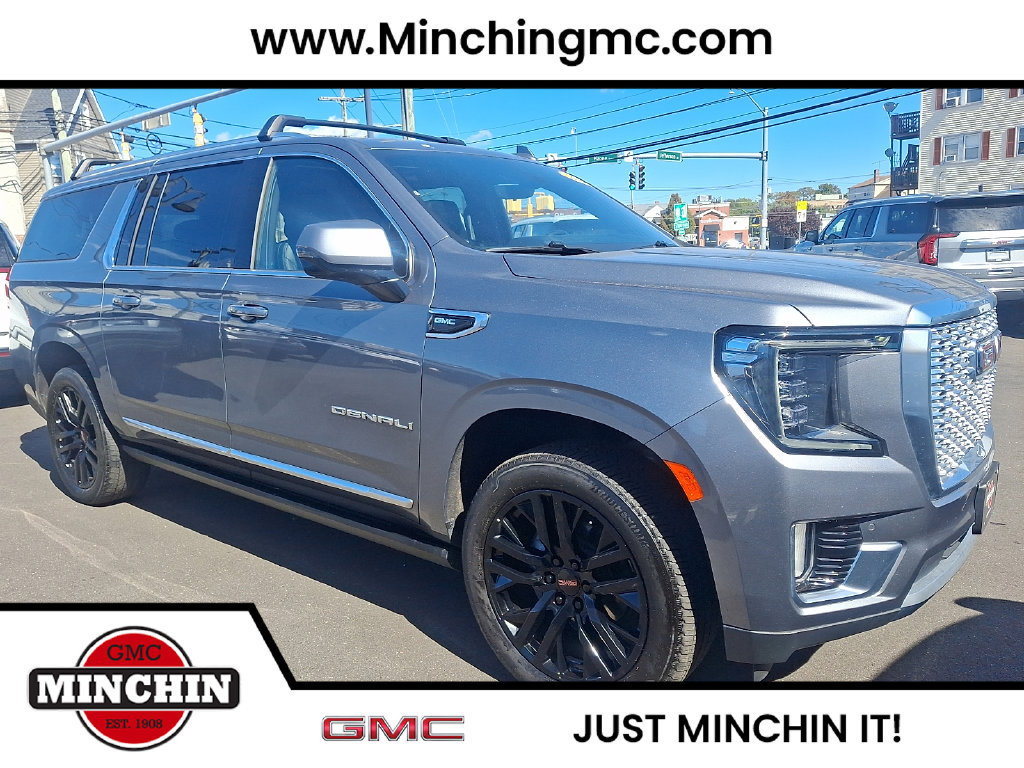 Used 2022 GMC Yukon XL Denali w/ Denali Premium Package AWD/4WD image 1