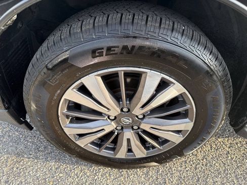 Used 2017 Nissan Pathfinder SL w/ SL Premium Package FWD image 32