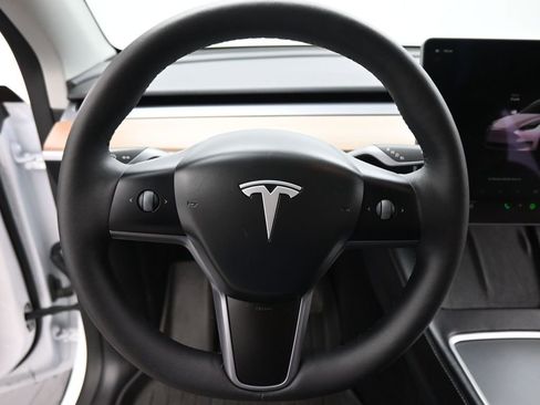 Used 2025 Tesla Model Y Long Range image 10
