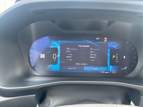 Used 2026 Volvo XC40 B5 Plus AWD/4WD image 19