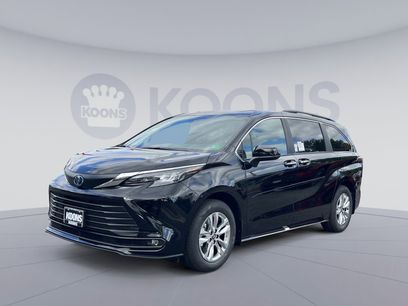 New 2025 Toyota Sienna XLE