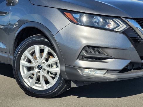 Certified 2021 Nissan Rogue Sport SV image 3