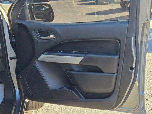 Used 2021 Chevrolet Colorado LT w/ LT Convenience Package image 4