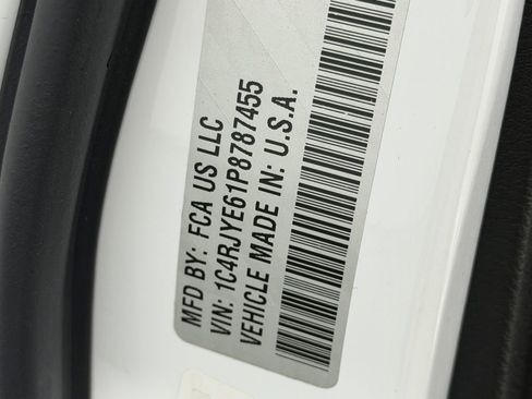 Certified 2023 Jeep Grand Cherokee Summit image 34