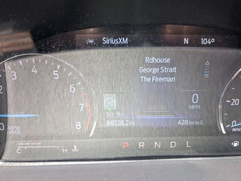 Used 2022 Ford Explorer Limited w/ Limited Technology Package RWD image 3