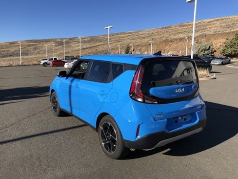 Used 2025 Kia Soul EX image 10