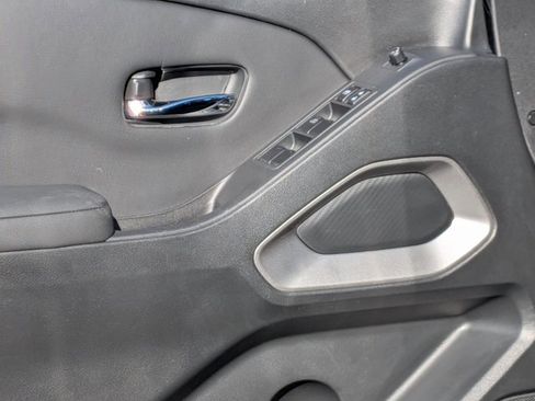 Certified 2024 Nissan Frontier SL w/ Technology Package image 13