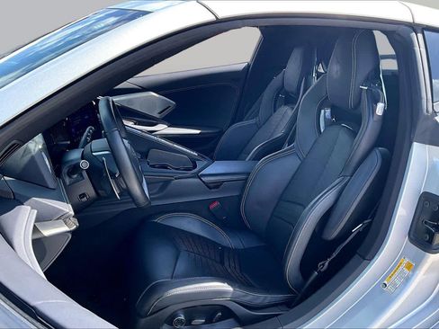 Used 2022 Chevrolet Corvette Stingray Preferred Cpe w/ Z51 Performance Package RWD image 8