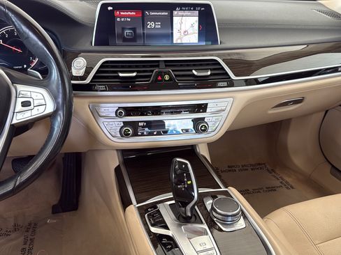 Used 2019 BMW 740i RWD image 32