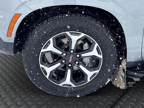 Used 2025 GMC Yukon XL AT4 w/ Premium Trailering Package image 10