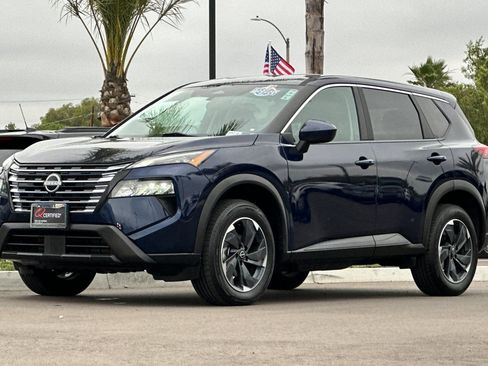 Used 2024 Nissan Rogue SV AWD/4WD image 8