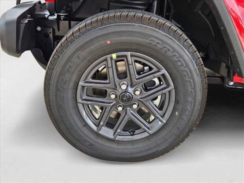 New 2025 Jeep Gladiator Sport image 10