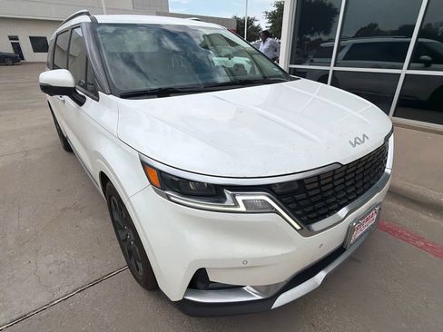 Used 2022 Kia Carnival SX FWD image 4