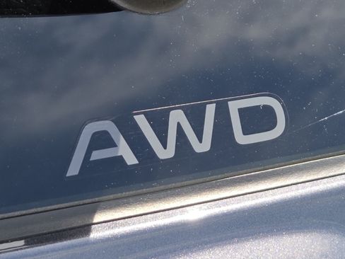 Used 2025 Honda CR-V EX image 11
