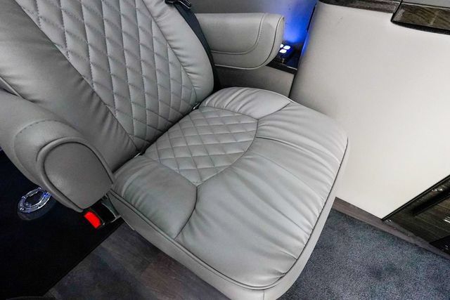 Used 2018 Mercedes-Benz Sprinter 3500 image 93
