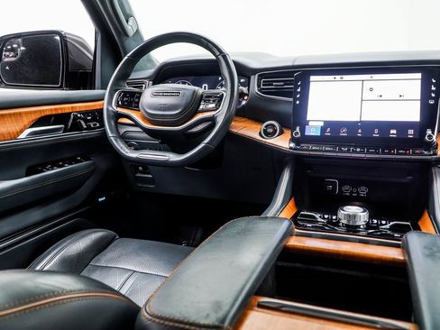 Used 2022 Jeep Grand Wagoneer Series II w/ Convenience Group III image 19