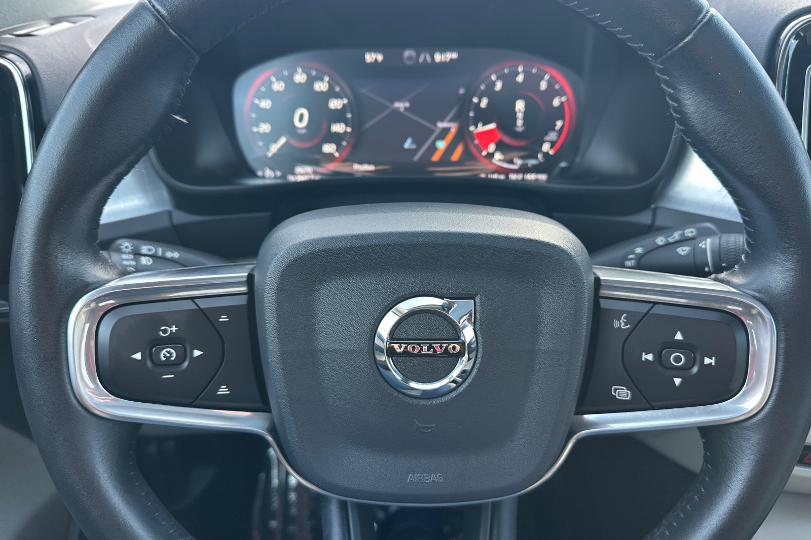 Used 2020 Volvo XC40 T5 Momentum AWD/4WD image 26