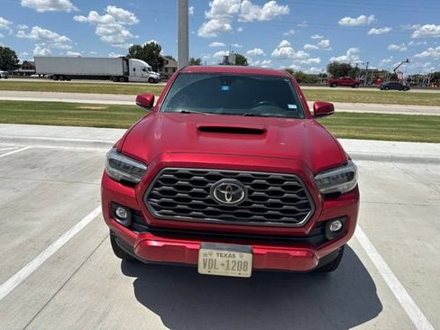 Used 2020 Toyota Tacoma TRD Sport w/ TRD Premium Sport Package RWD image 3