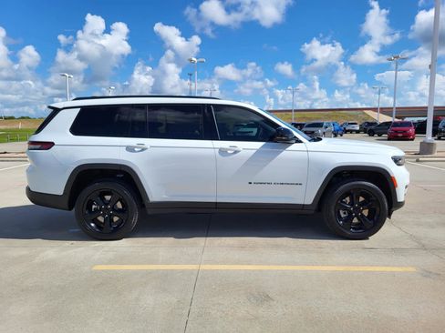New 2025 Jeep Grand Cherokee L Limited w/ Black Appearance Package image 6