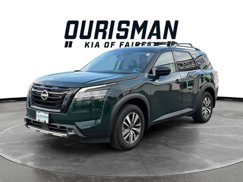 Used 2023 Nissan Pathfinder SL w/ Black Appearance Package AWD/4WD image 2