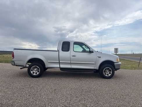 Used 1998 Ford F150 XLT image 6