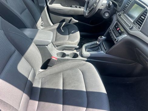 Used 2018 Hyundai Elantra SEL FWD image 10