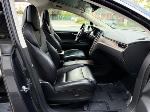 Used 2018 Tesla Model X 75D AWD/4WD image 14