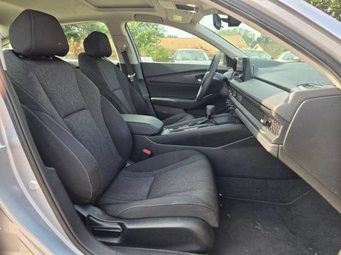 Used 2025 Honda Accord SE image 29