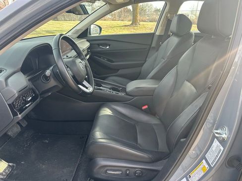 Used 2023 Honda Accord Touring image 9