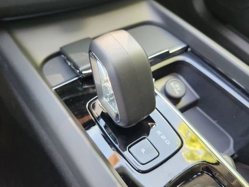 New 2025 Volvo XC60 B5 Core w/ Climate Package image 21